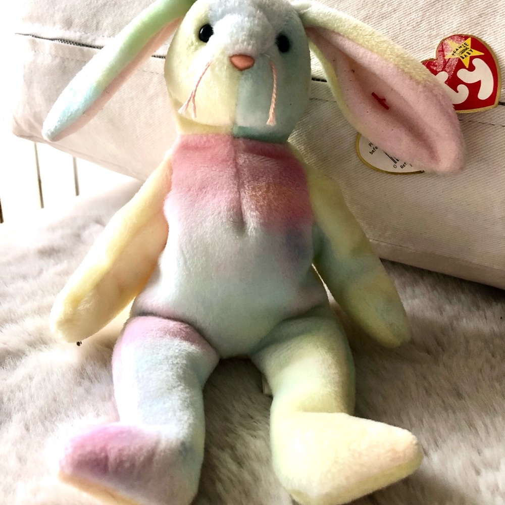 Rare from, The Beanie Babies Collection. Hippie the bunny rabbit!